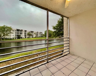 9230 Lagoon Pl - Photo Thumbnail 10