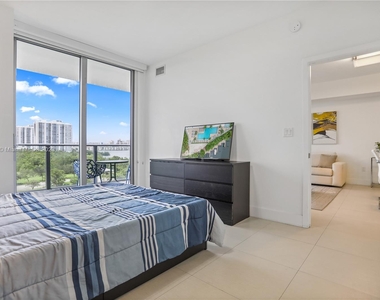 16385 Biscayne Blvd - Photo Thumbnail 17