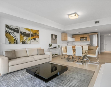 16385 Biscayne Blvd - Photo Thumbnail 13