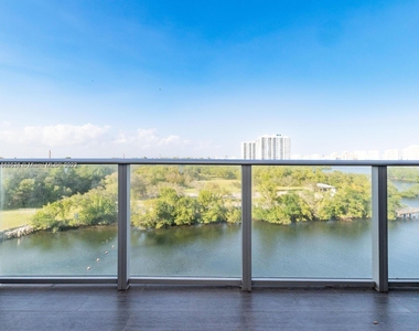 16385 Biscayne Blvd - Photo Thumbnail 0