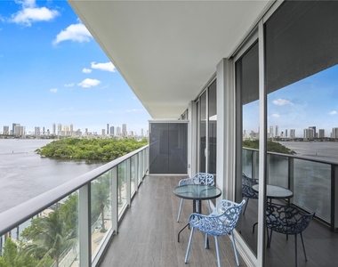 16385 Biscayne Blvd - Photo Thumbnail 1