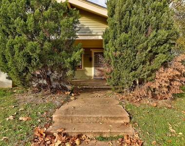 2301 N Shartel Avenue - Photo Thumbnail 2