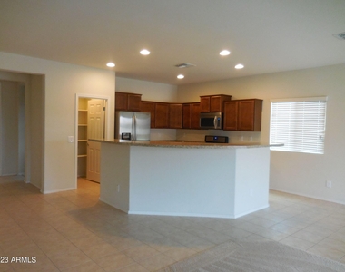 10733 W Lariat Lane - Photo Thumbnail 0