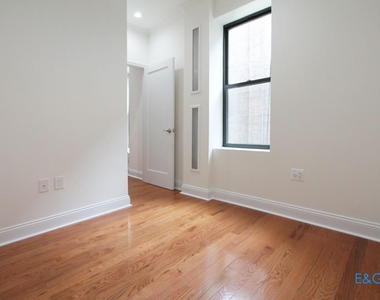 1 Bennett Avenue - Photo Thumbnail 13