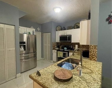 1831 Sw 101st Way - Photo Thumbnail 1