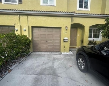 1831 Sw 101st Way - Photo Thumbnail 0