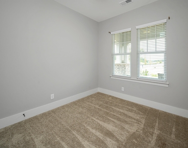 1206 Lillian Terrace - Photo Thumbnail 22