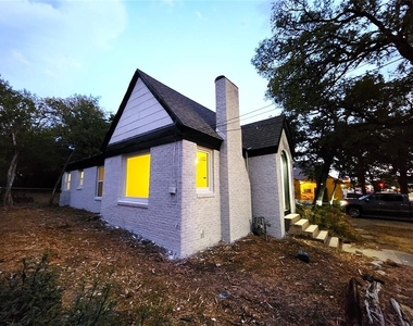 2114 N Elm Street - Photo Thumbnail 1