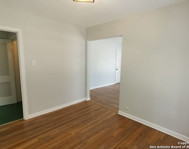 340 Natalen Ave - Photo Thumbnail 8