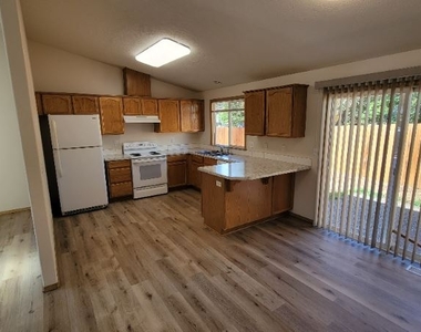 101 Barker Rd - Photo Thumbnail 4