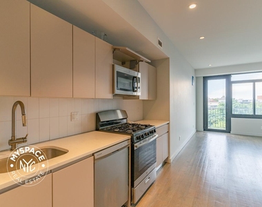 594 Bushwick Avenue - Photo Thumbnail 9