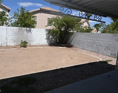 8424 Lost Gold Avenue - Photo Thumbnail 12