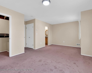 423 Middlewood Road - Photo Thumbnail 22