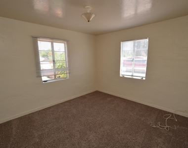 2219 N Hampton Street - Photo Thumbnail 10