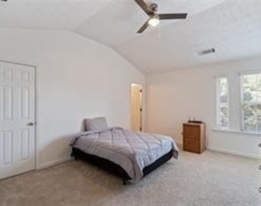 5309 Paramount View Way - Photo Thumbnail 10