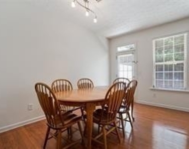 5309 Paramount View Way - Photo Thumbnail 6