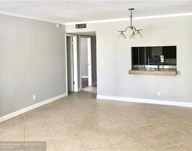 9230 Lagoon Pl - Photo Thumbnail 13