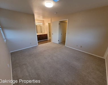 2720-2758 Mirage Dr - Photo Thumbnail 9