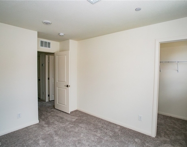 5596 Hill Spire Street - Photo Thumbnail 20