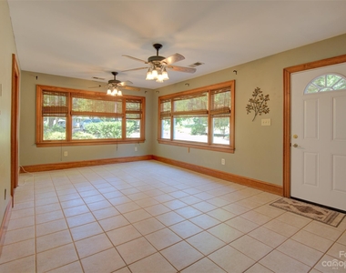 5009 Lochlain Drive - Photo Thumbnail 16