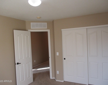 3883 E Kent Avenue - Photo Thumbnail 15