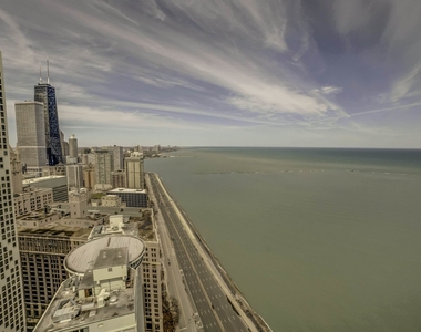 600 N Lake Shore Drive - Photo Thumbnail 13