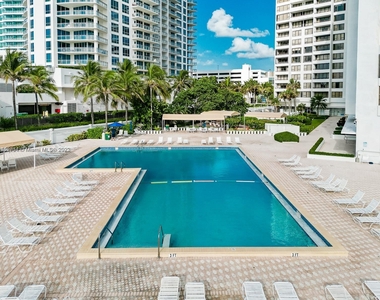 3505 S Ocean Dr - Photo Thumbnail 15