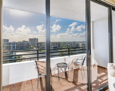 3505 S Ocean Dr - Photo Thumbnail 21