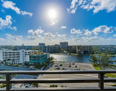 3505 S Ocean Dr - Photo Thumbnail 36