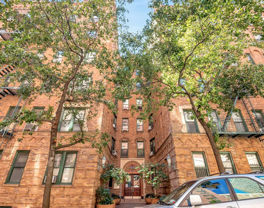 70th Street and 2nd Avenue - Photo Thumbnail 12