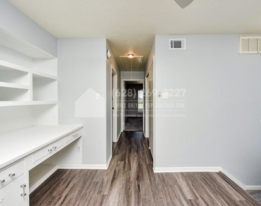 10811 Greenwillow Street Unit 8 - Photo Thumbnail 11