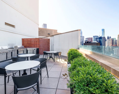 East 54th Street - Photo Thumbnail 8