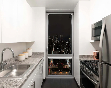 west 37th - Photo Thumbnail 4