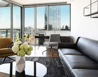 west 37th - Photo Thumbnail 5