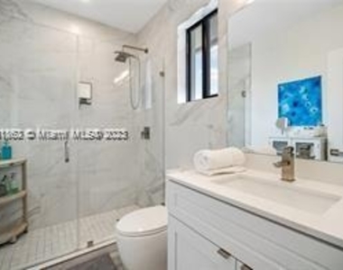 3711 Sw 88th Pl - Photo Thumbnail 25