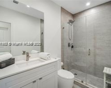 3711 Sw 88th Pl - Photo Thumbnail 18