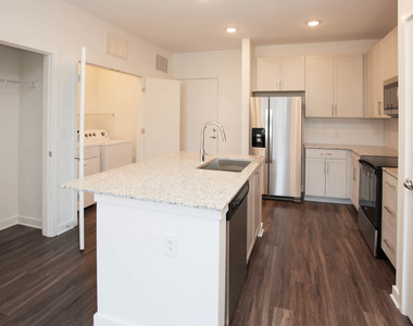 2950 Richmond Row Drive - Photo Thumbnail 7