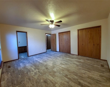 1812 Chandler Drive - Photo Thumbnail 15