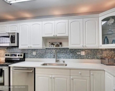 2424 Ne 9th St - Photo Thumbnail 9