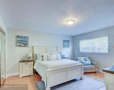 2424 Ne 9th St - Photo Thumbnail 13