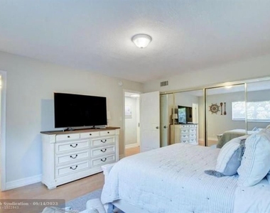 2424 Ne 9th St - Photo Thumbnail 11