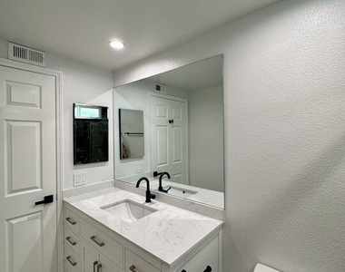 12222 Crystal Hills Way - Photo Thumbnail 11