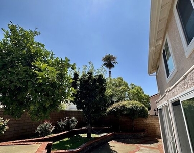 12222 Crystal Hills Way - Photo Thumbnail 25