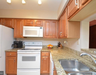 3312 Wyndham Cir - Photo Thumbnail 5