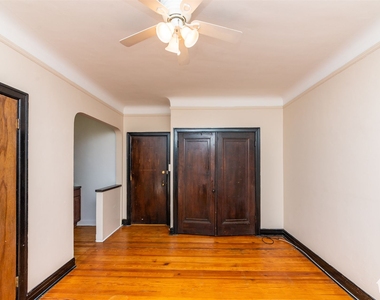 948 W Cuyler Ave Apt 313 - Photo Thumbnail 2