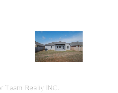 15712 Gunnison Dr, - Photo Thumbnail 5