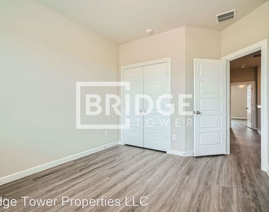 446 S Centro Circle - Photo Thumbnail 12