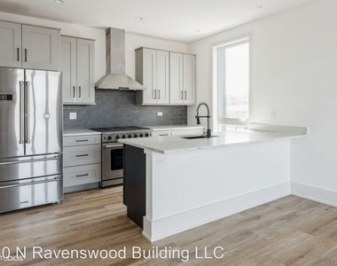 4540 N Ravenswood Ave - Photo Thumbnail 10