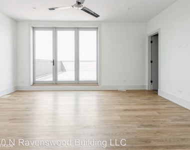 4540 N Ravenswood Ave - Photo Thumbnail 1