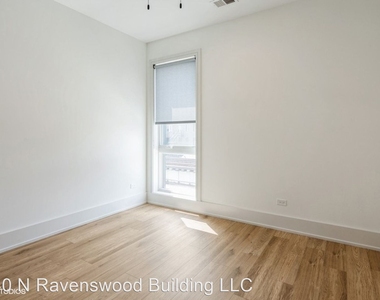 4540 N Ravenswood Ave - Photo Thumbnail 5